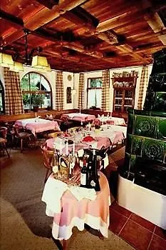 Hotel Friedenshoehe 4*