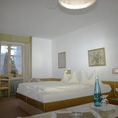 Hotel Friedenshoehe 4*