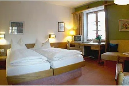 Hotel Friedenshoehe 4*