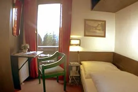 Hotel Friedenshoehe 4*