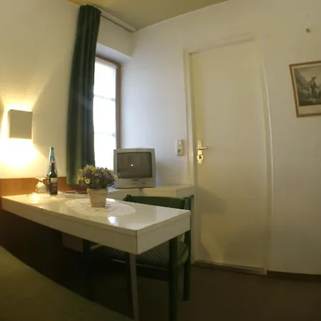 Hotel Friedenshoehe 4*
